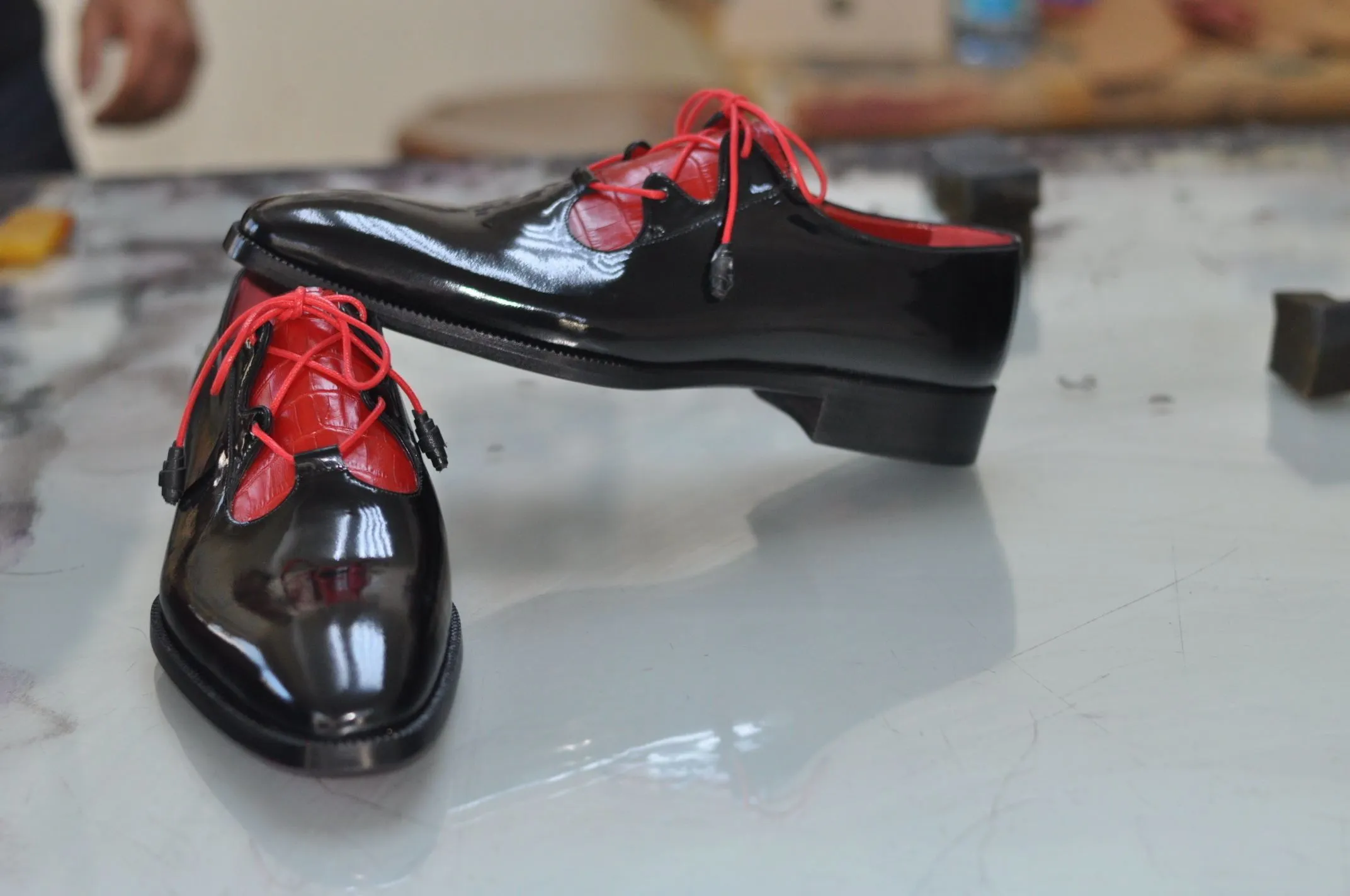 TucciPolo Mens Handmade 2 Tone Black and Red Italian Leather Luxury HandPolished Classic Shoe